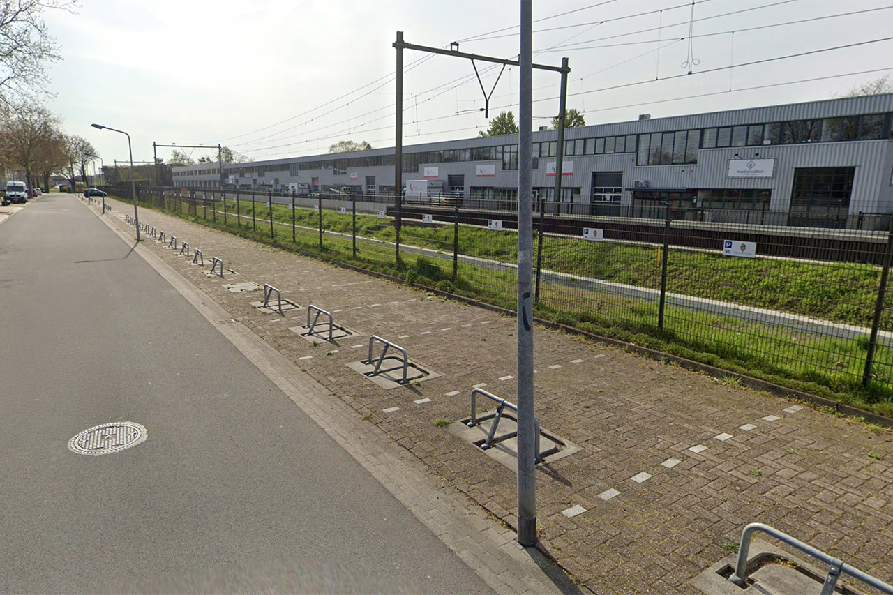 Nieuw zonnedak langs het spoor bij De Werf